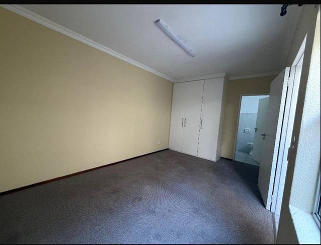 3 BEDROOM TOWNHOUSE FOR SALE IN NORTHCLIFF